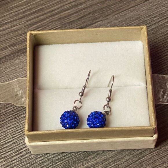 BNWT Earrings - Picture 3 of 6